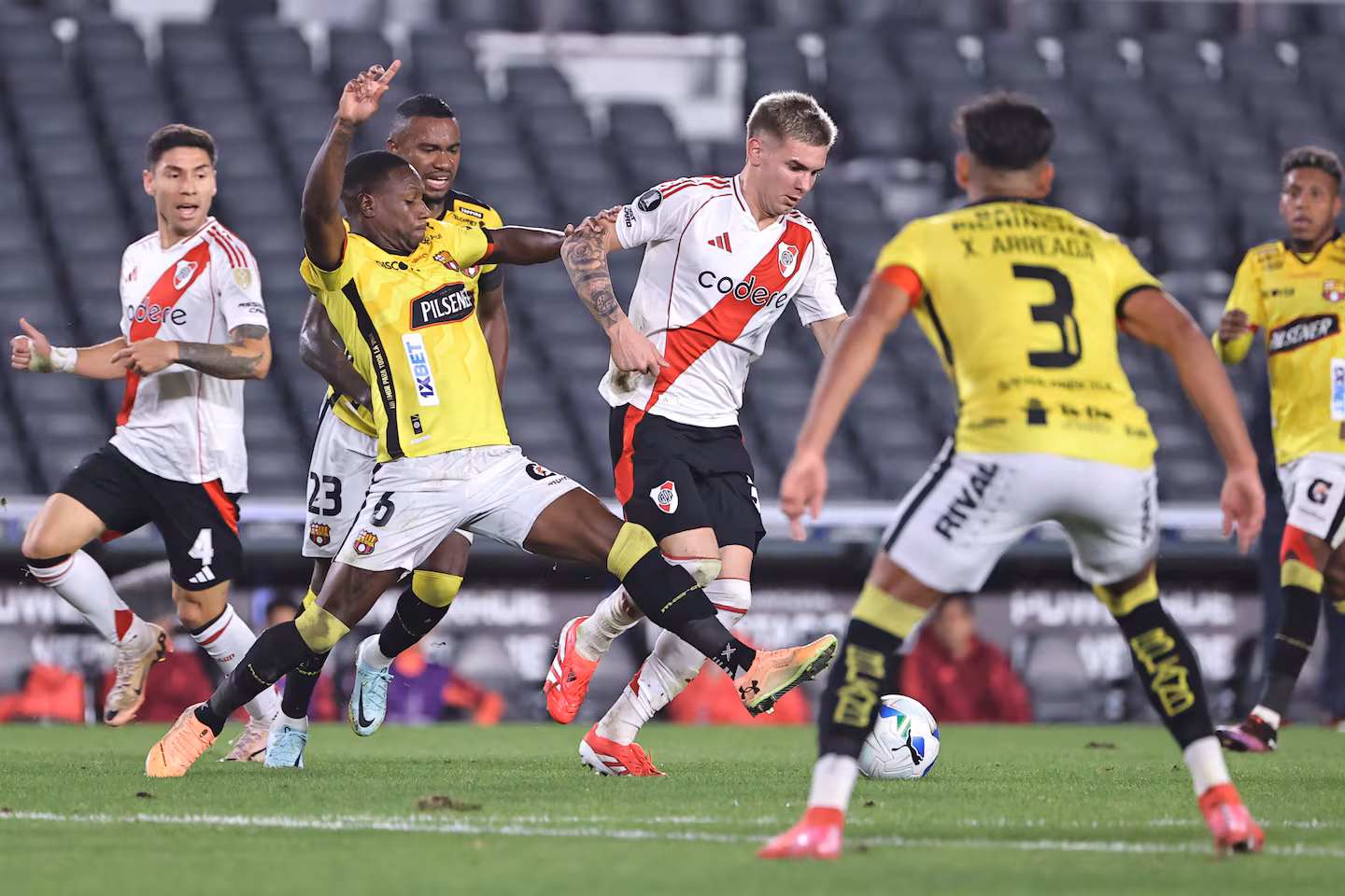 River visita a Barcelona de Ecuador en busca de un triunfo clave en la Copa Libertadores